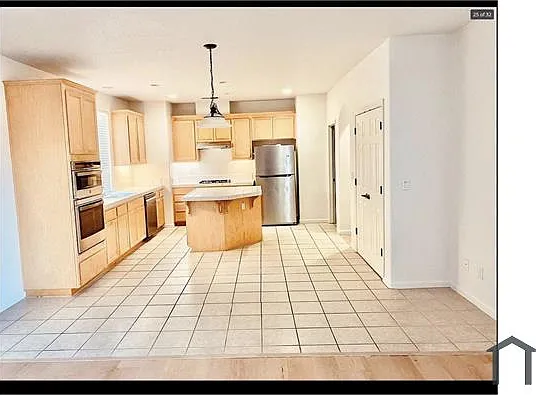 5 bed, 3106 sqft, $4,500 — Photo 2