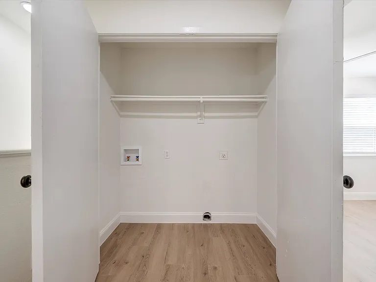 805 W Chambers St #C — Photo 9