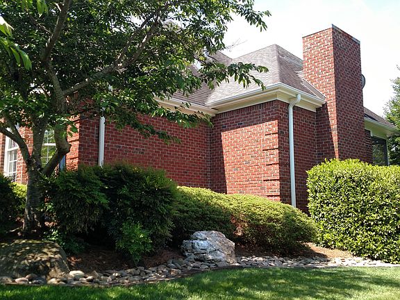 4th image of 2804 Villa Ave