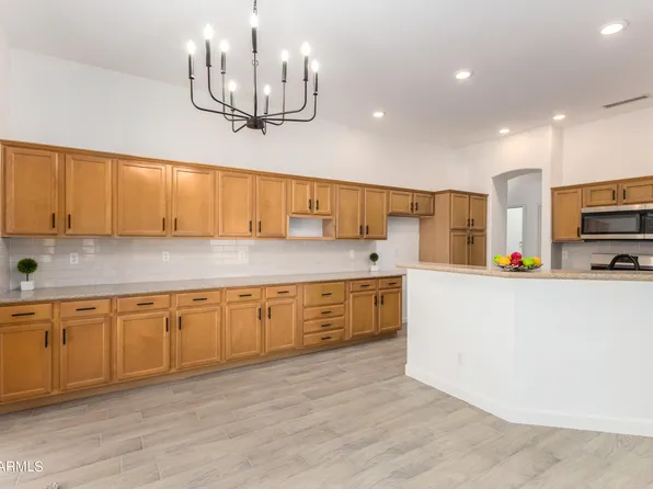 720 N APRIL Drive, Chandler, AZ 85226