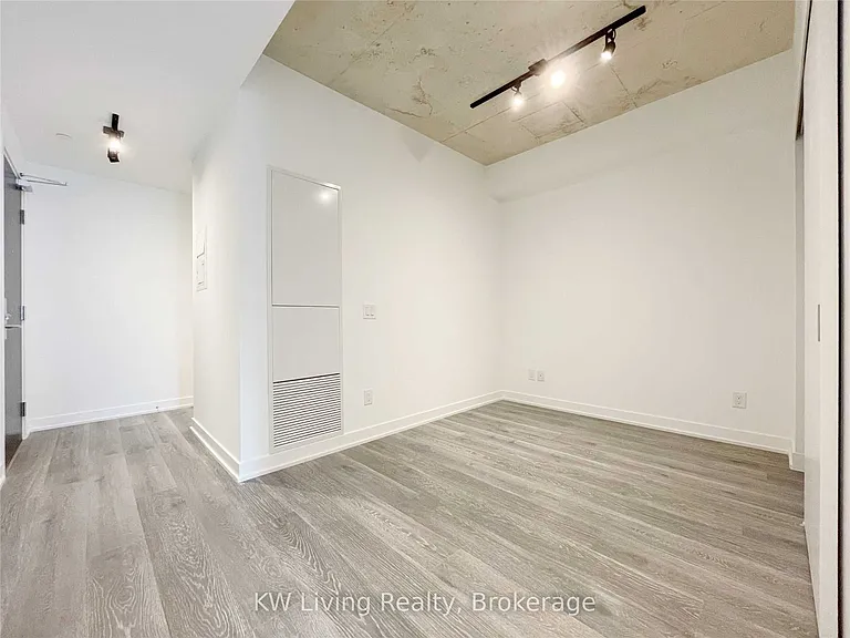 55 Ontario St #611 — Photo 11