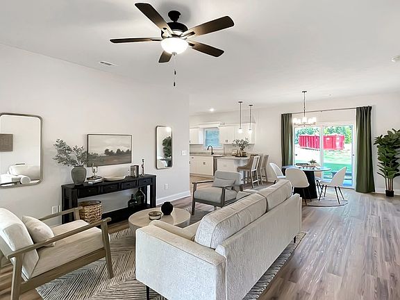 4th image of 106 Tartan Ln