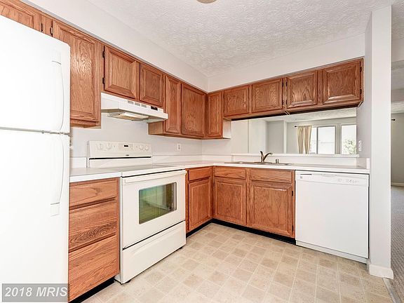 5th image of 8556 Blue Rock Ln