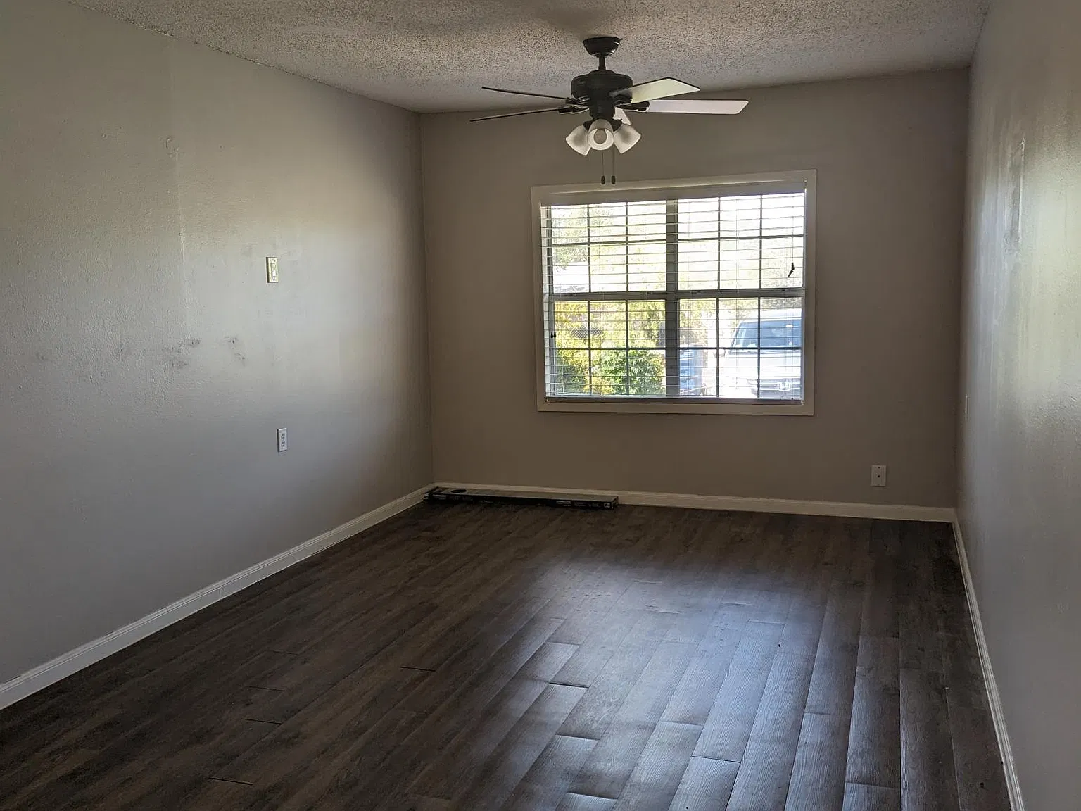 3 bed, 1260 sqft, $1,670 — Photo 3