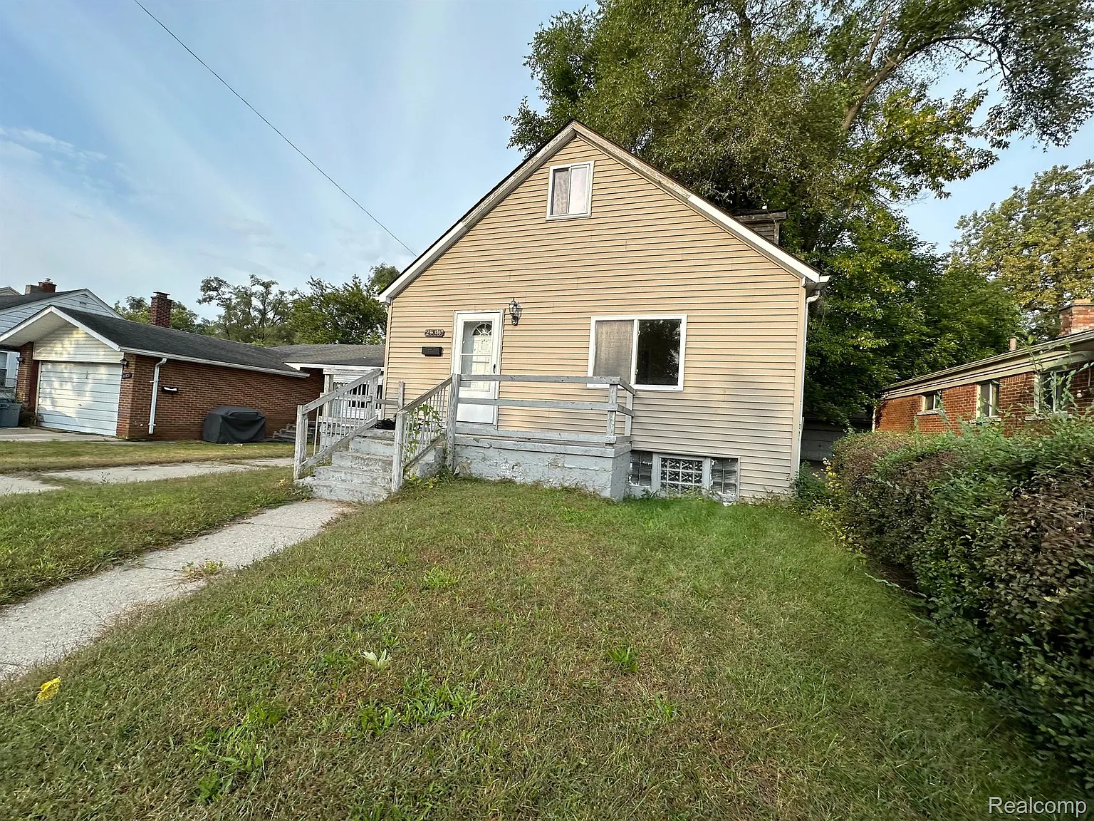 20839 Reimanville Ave photo 1