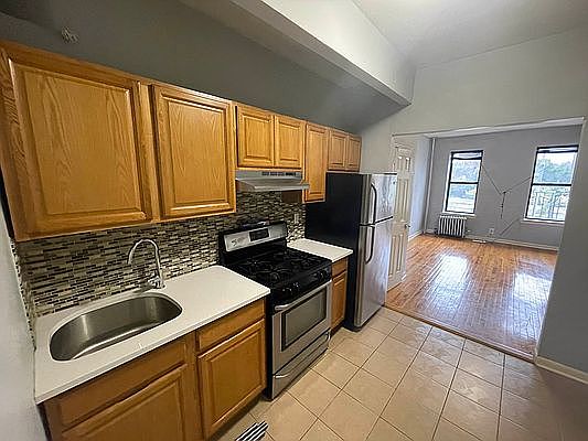 1st image of 318 E 126th St APT 4C