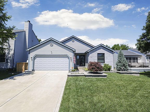 2nd image of 1899 Winding Hollow Dr