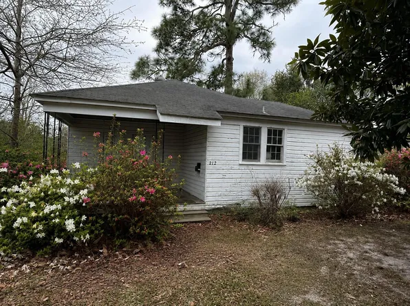 912 Dennis Ave, Leesville, LA 71446