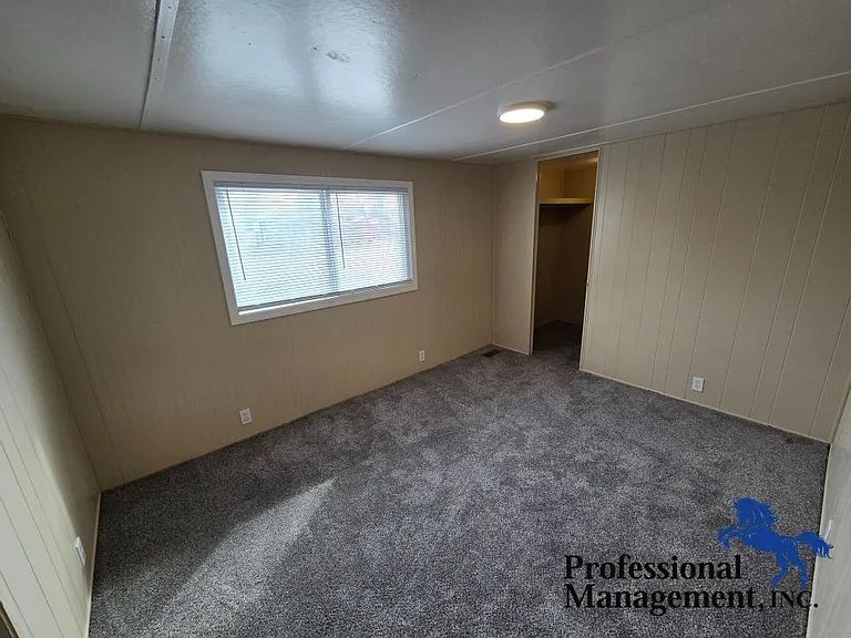 819 Heights Ln — Photo 7