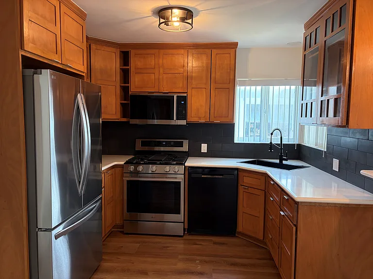 525 E Franklin Ave #2 — Photo 12