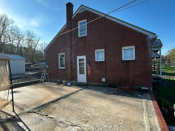 3rd image of 1308 Farmington Ave