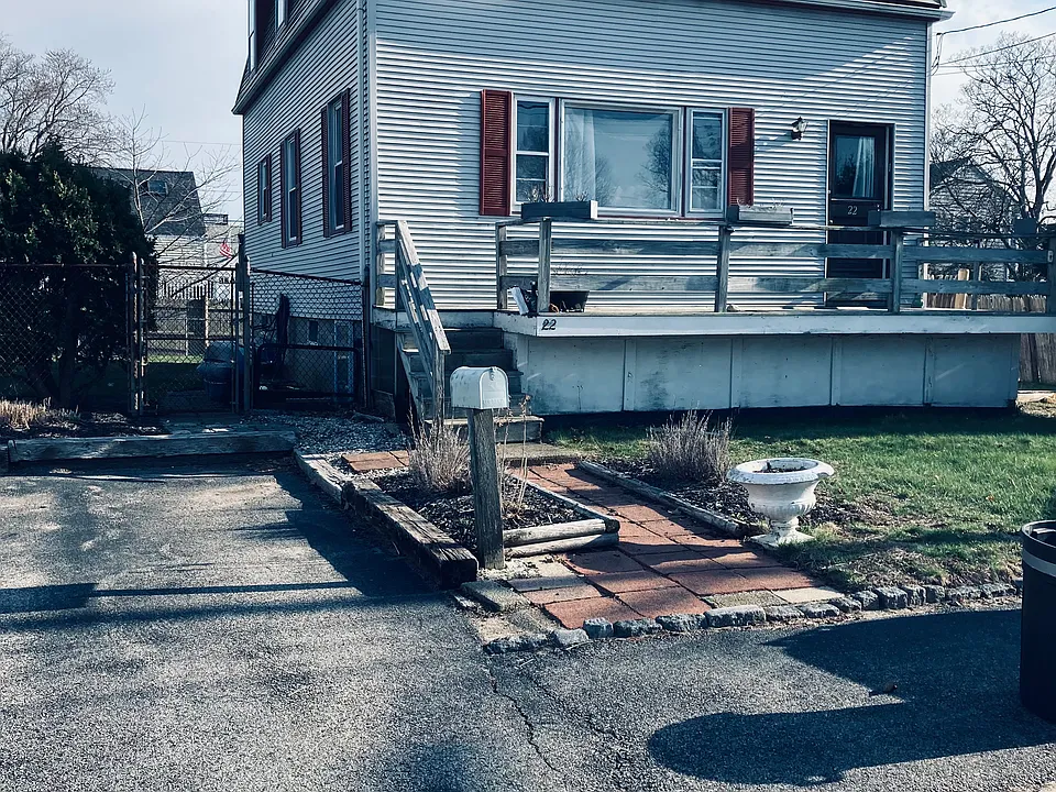 22 G St
