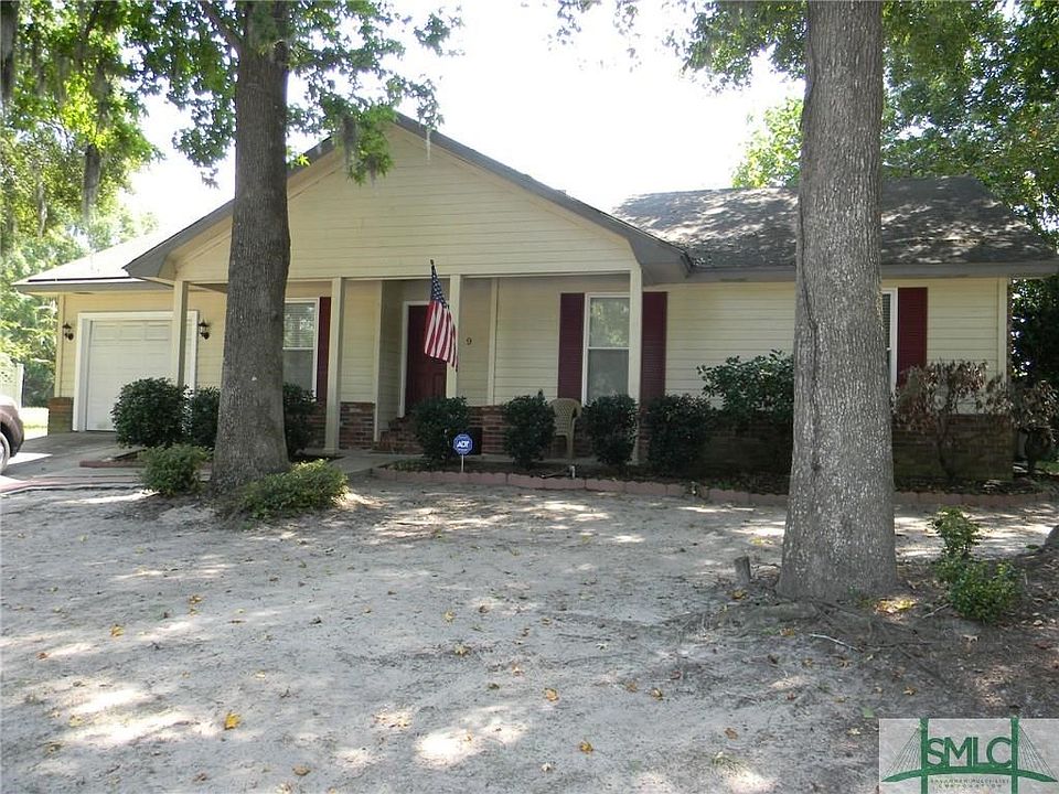 Move-in ready home on quiet cul-de-sac