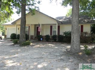 9 Goldfinch Ct E, Savannah, GA 31419