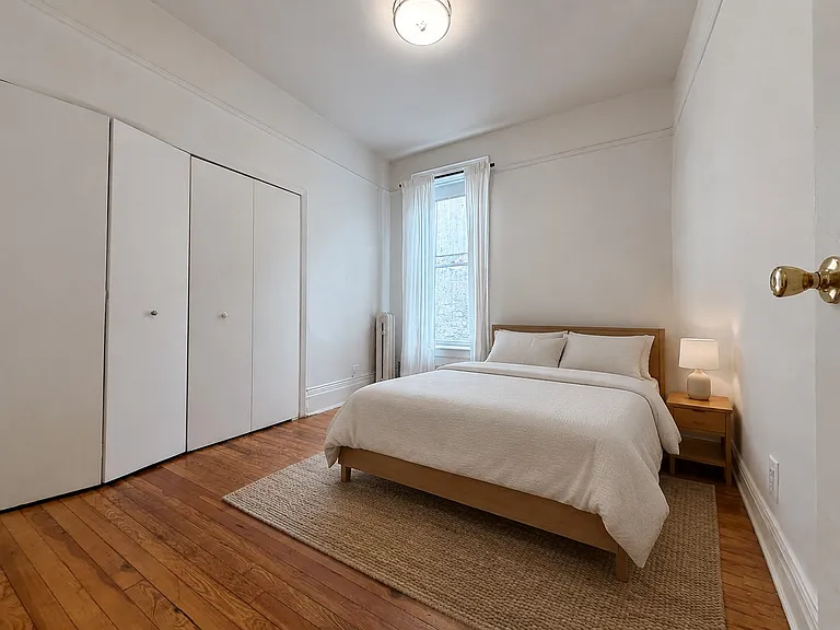 566 7th St #16 — Photo 3