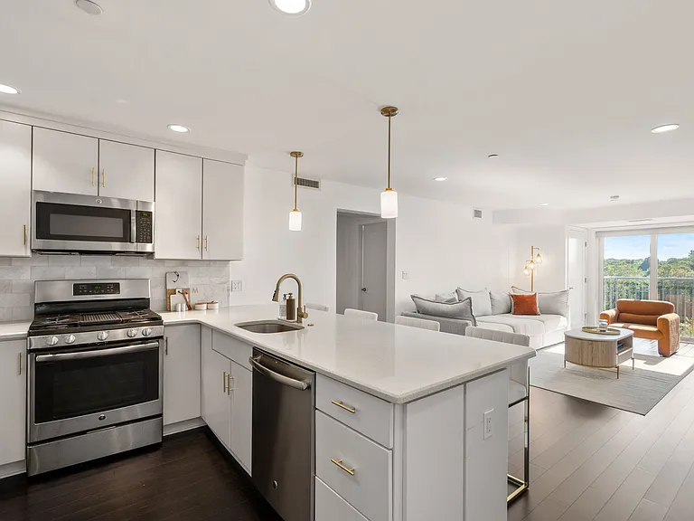 770 Washington Ave #404 — Photo 7