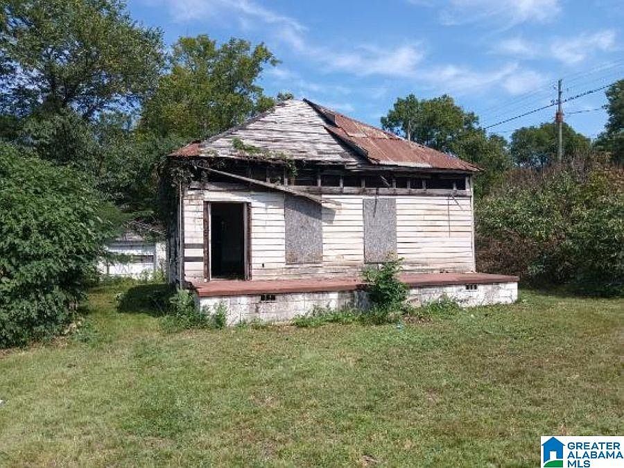 1st image of 324 3rd St