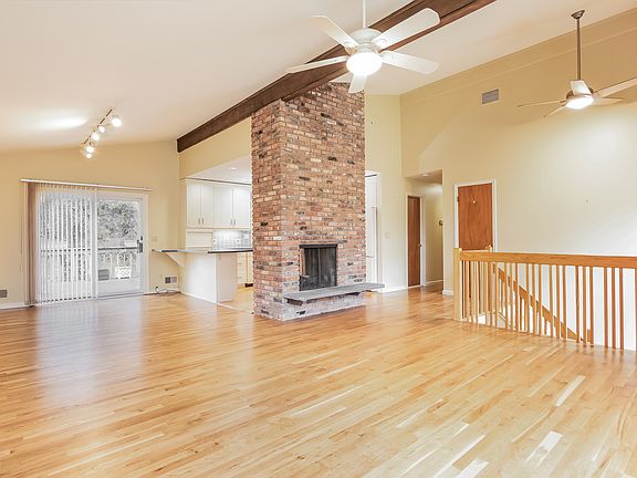 3rd image of 6 Orbaek Ln