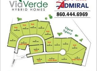 8 Hilltop Dr, Ledyard, CT 06339