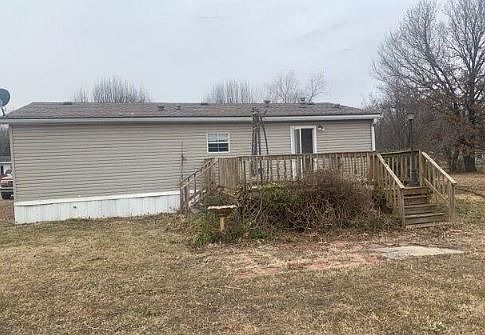 3rd image of 511 Lake St