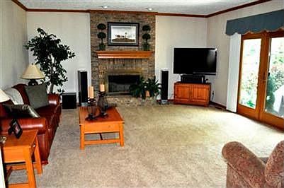 5th image of 30948 Pinehurst Dr