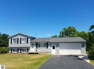 10505 S Walnut Dr, Traverse City, MI 49684