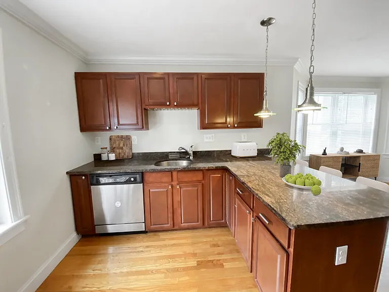 14 Notre Dame St #2 — Photo 4