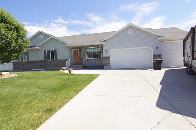 1st image of 2221 Stafford Cir
