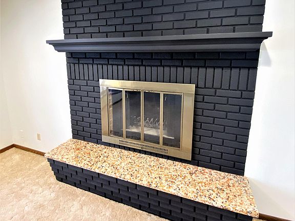 1224 N Lloyd St, Aberdeen, SD 57401 Zillow