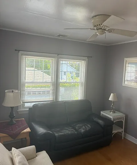217 Garfield Ln — Photo 6