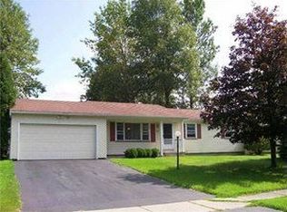 10 Ezio Dr, Gates, NY 14606