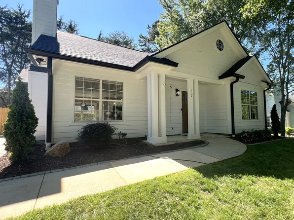 232 Cedarcroft Dr, Mooresville, NC 28115