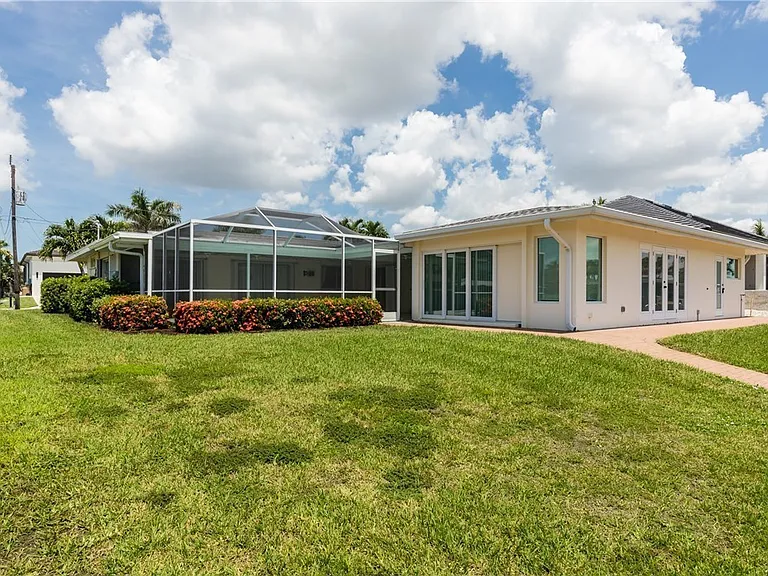 5609 De Soto Ct — Photo 10