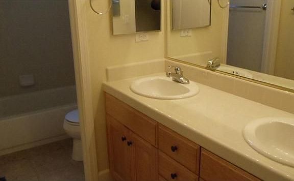 4th image of 1046 Bevinger Dr