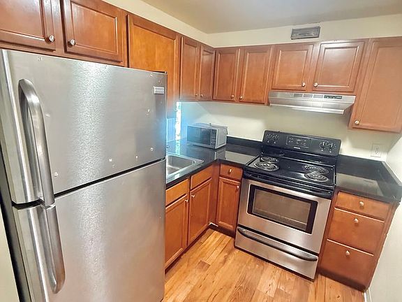 5th image of 4259 8th Ave NE APT 1