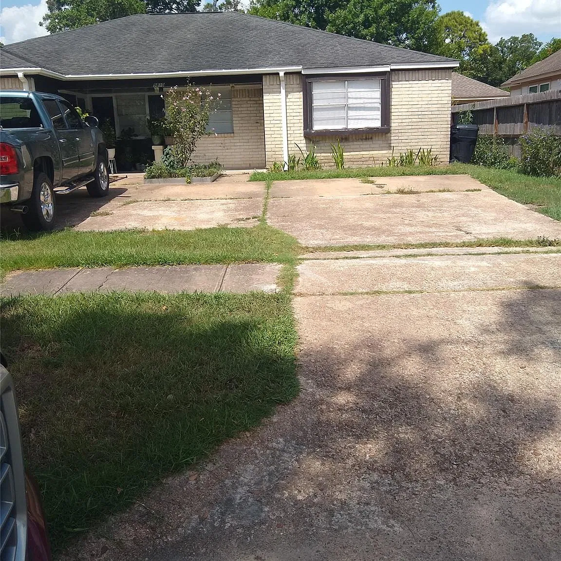 2 bed, 2.0 bath, 900 sqft, $1,200 — Photo 1