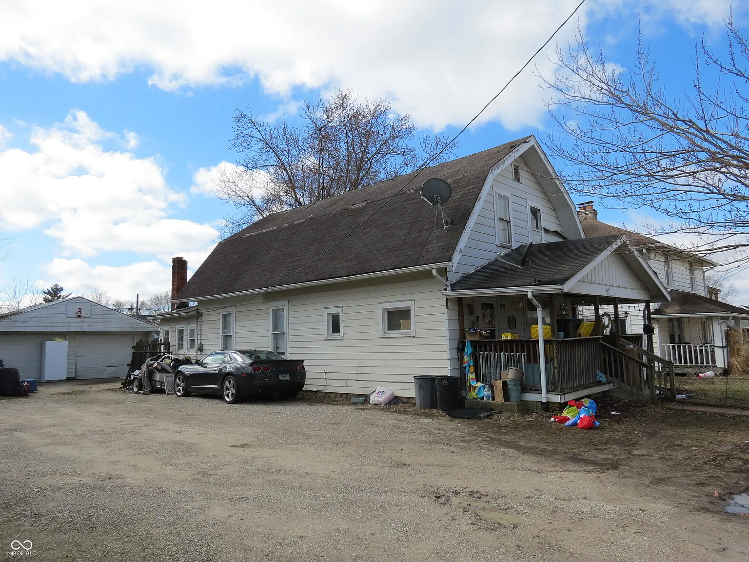 169 E Washington St photo 1