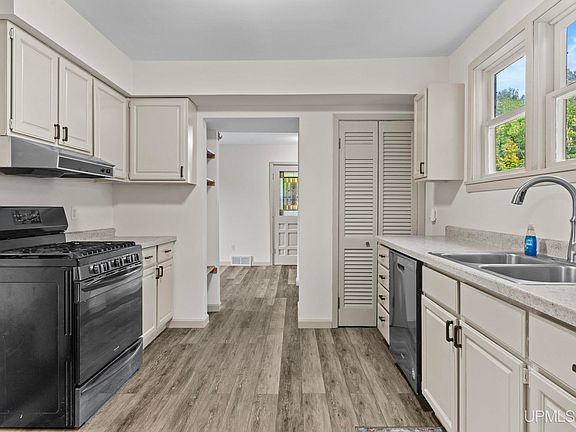 5th image of 48373 Jefferson Street