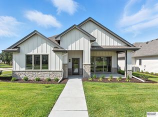 17502 Dupont Plaza Cir, Omaha, NE 68130