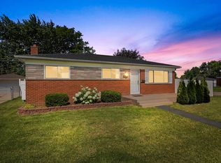 32439 Parker Cir, Warren, MI 48088