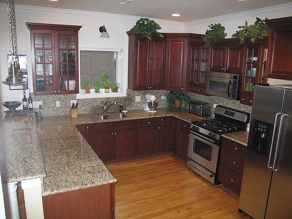 2nd image of 2342 N Oakley Ave #2