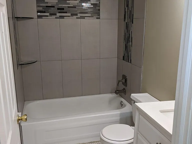 550 W Lodge Trl #L — Photo 5