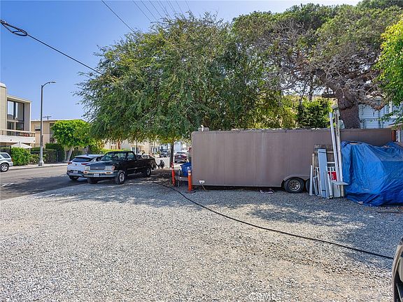 4th image of 42 19th Ave