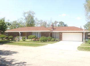 2633 S 11th Ave, Broadview, IL 60155