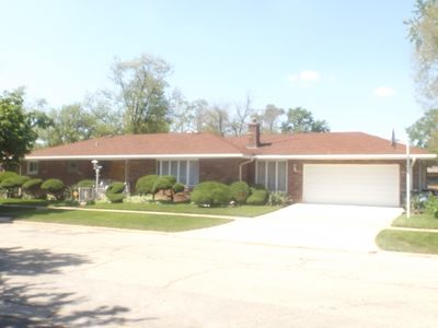 2633 S 11th Ave, Broadview, IL, 60155