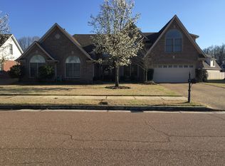 10453 Red Stone Dr, Collierville, TN 38017