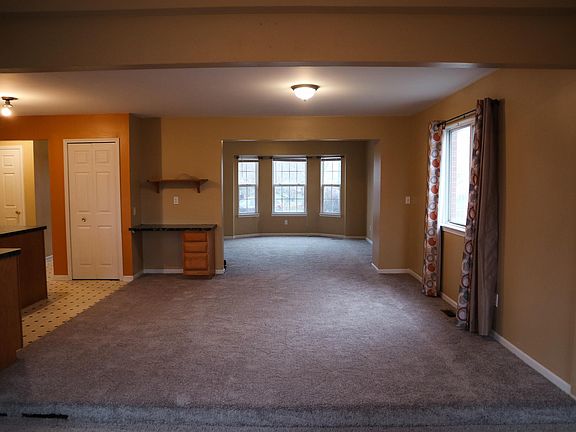 5th image of 1100 Wildwood Ln #12