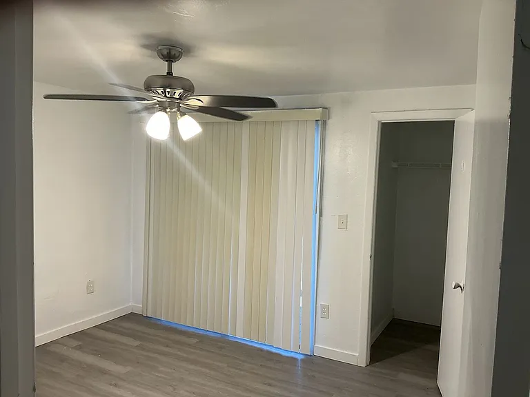 722 SW 70th Ter — Photo 5