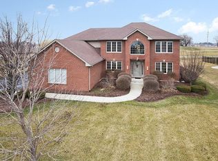 16042 W Blackhawk Dr, Lockport, IL 60441