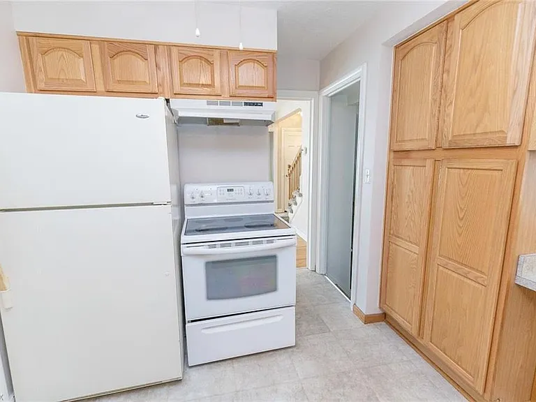 4481 Greenwold Rd — Photo 2
